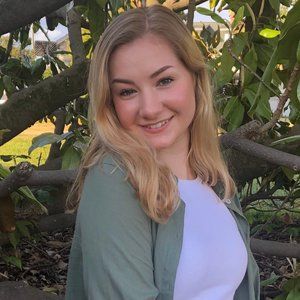 Meet your Posher, Rebecca